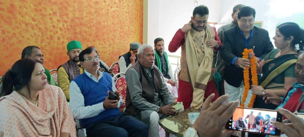 राजद कार्यकर्ताओं ने कसी कमर
