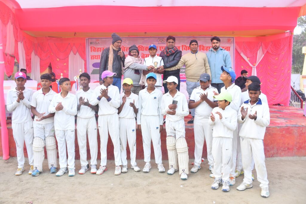 रोमांचक 